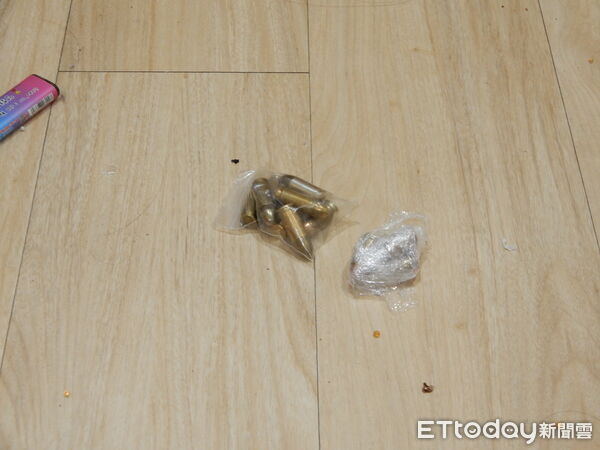▲▼警方逮捕製毒的黃男，現場起獲製毒分裝器具及大麻煙油及半成品，市價超過300多萬元             。（圖／記者陳以昇翻攝）