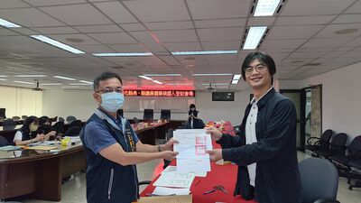 快訊/搶頭香!彰化4連霸議員陳重嘉登記參選縣長