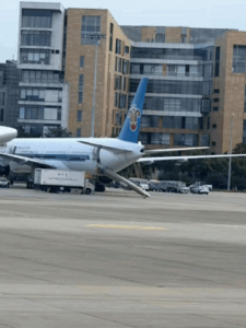 代價高昂！ 誤放逃生滑梯…航空公司認賠逾40萬