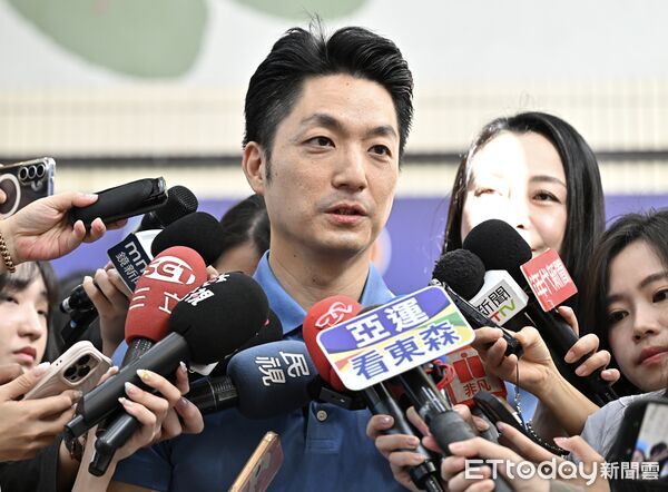 ▲▼ 115學年度上學期開學日蔣萬安前往明湖國中，宣告「鮮奶週報：生生喝鮮奶3.0」正式上路。（圖／記者李毓康攝）