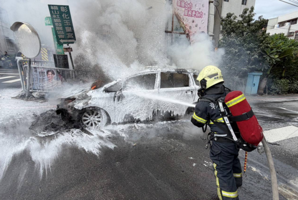 ▲彰化市上午發生火燒車。（圖／民眾提供）