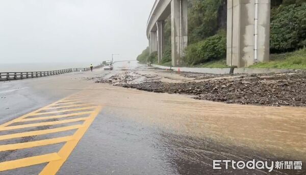 ▲台東多地出現泥流狀況。（圖／記者楊晨東翻攝）