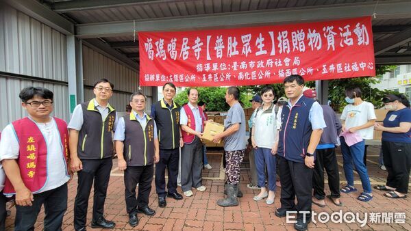 普渡供品化身愛心福袋！ 左鎮噶居寺助四區1094名弱勢居民
