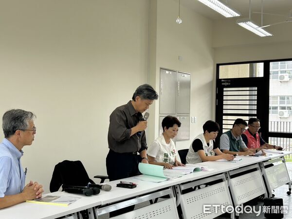 ▲台南市長參選人陳亭妃偕同市議員陳怡珍前往中山國中會勘,爭取推動全國首創K-12舞蹈教育基地。(記者林東良翻攝,下同)