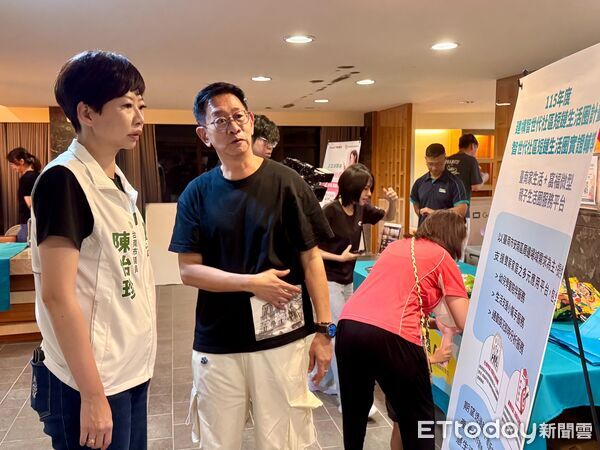 ▲中嘉寬頻|三冠王.雙子星在安南區舉辦社區推廣活動,介紹「台南家生活+窩福微型親子生活圈服務平台」。(記者林東良翻攝,下同)