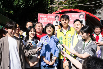 蘇巧慧偕36議員參選人周三登記 暖留今給同仁:孩子開學是大事