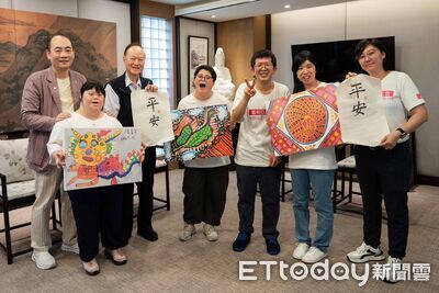 瑪利亞基金會攜手艋舺龍山寺 「平安襪」限量開賣