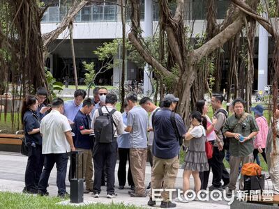 蔡英文明陪沈伯洋登記　幕僚團今先與警力、維安勘查地形