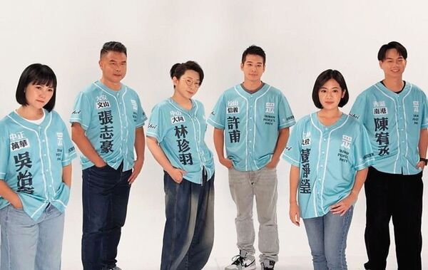 白營北市小雞各憑本事，找自己熟悉的藍營政治人物站台，以開拓票源。（翻攝陳宥丞臉書）