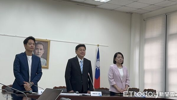 ▲▼ 傅崐萁為了庇護工場訂單致歉 。（圖／記者陳怡潔攝）
