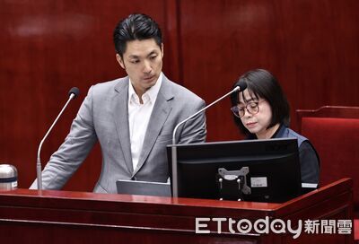 蔣萬安宣布長子改自費赴美　沈伯洋讚蔣得立優秀：大家是討論利益迴避