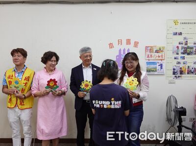 台南5大扶輪社集資10萬1500元　捐輔具助身障青年練習自立