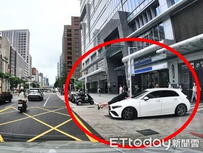 誇張！賓士男甩管理員巴掌　正義哥擋車挨撞「趴引擎蓋被載走」