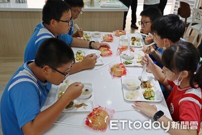 雲林免費營養午餐今上路　186校5萬師生開學吃免錢