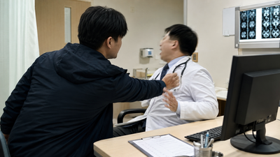 醫建議裝人工血管竟遭病人毆打！暴力男診間動手狂嗆：拿槍殺你