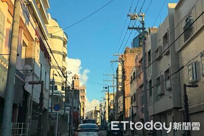 33歲台灣男子載女伴沖繩自駕 右轉撞車害日本老翁重傷