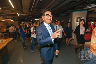 蔡明忠溢價入主精誠 打造台灣大兆元版圖