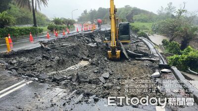 大雨狂轟南台灣!墾丁台26線石牛溪段坍塌 慘變峽谷晝面曝