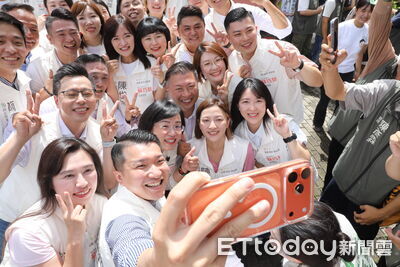 領軍36小雞正式登記參選　蘇巧慧：衛星變繁星！開啟新新北新時代