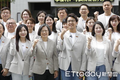 正式登記參選台北市長　沈伯洋：台北不需要只會班班有鮮奶的市長