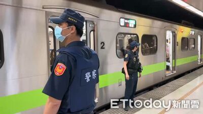 台鐵區間車座椅插縫衣針！旅客一坐秒被刺傷...驚恐報警衝醫院