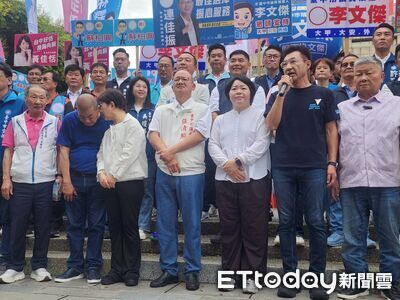500人擠滿現場!台中藍營集體登記 盧秀燕「請假1小時」喊凍蒜