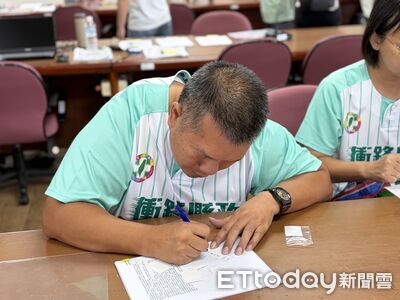 深耕地方8年不缺席 呂文正登記參選嘉義縣議員