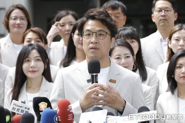 國教署否認查蔣得立 沈伯洋籲蔣市府：別再用假消息推孩子上第一線