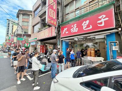 桃園包子老店每天手工現包現蒸　一顆12元麵皮Q彈餡香多汁