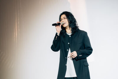 王識賢突遭金曲樂團主唱點名「逃不過我們」!本人當場回應了