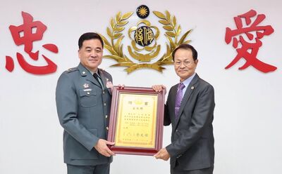 國軍楷模受訪突轟美國「鴨霸」 後指部急喊:個人見解不代表國軍