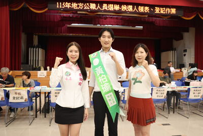 彰化市長登記藍綠車拚！陳文賓百人簇擁　黃柏瑜一家顏值高