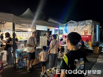 東岸舖食節人潮熱絡 台東少年警走入市集宣導青少年犯罪預防