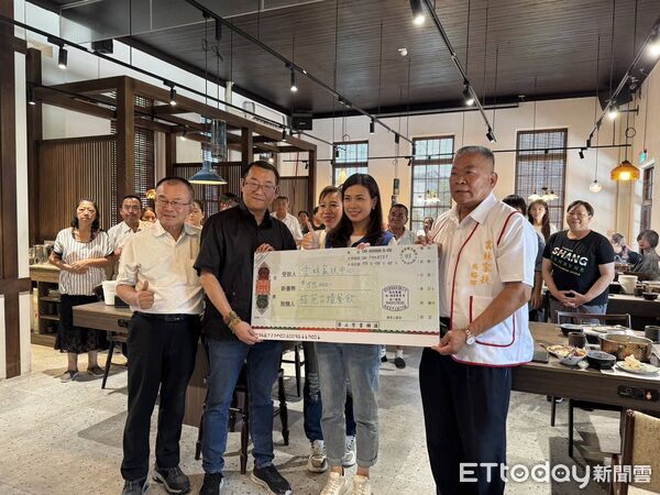 ▲斗南分局舊辦公廳舍「時光拘留所」推出古幣收藏展，讓民眾在歷史建築中認識千年貨幣演變。（圖／記者游瓊華翻攝）