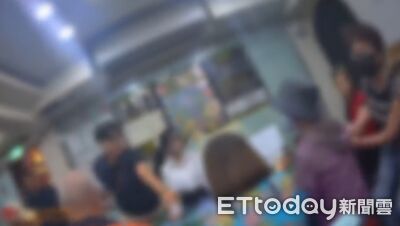 高雄棋牌社變賭場！「OL裝」女荷官吸睛　20歲男大生也來捧場