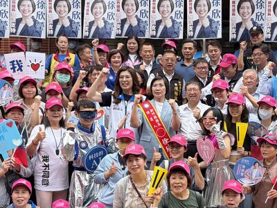 竹縣輔選口誤「選戰進入藍白對決」! 鄭麗文糗:講錯了大家很緊張