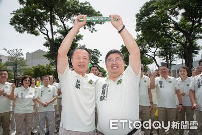 接棒翁章梁!蔡易餘登記參選嘉義縣長 「黃金十年」拚經濟
