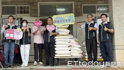 台電嘉義全員自掏腰包中元送暖 2286公斤白米塞滿社福機構