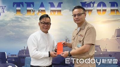 軍人節慰勞基隆海軍官兵　童子瑋盼攜手點亮西岸