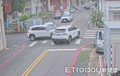 金門十字路口3白車撞一團畫面曝　1駕駛逆向先吞罰單