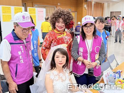 童小芸身著白紗禮服完成參選登記 眾人陪同登記展現地方凝聚力
