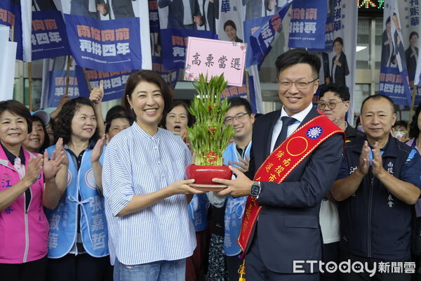 ▲再拼四年・南投向前！張嘉哲登記參選連任 擘劃「五大成長」藍圖。（圖／國民黨南投縣黨部提供）