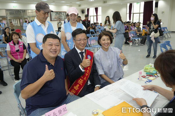 ▲再拼四年・南投向前！張嘉哲登記參選連任 擘劃「五大成長」藍圖。（圖／國民黨南投縣黨部提供）