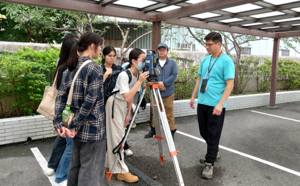 ▲新北地政攜手北大培育測繪專才。（圖／新北市地政局提供）