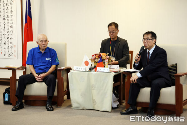 ▲日本水戶市議長袴塚孝雄率團拜會台南市長黃偉哲,雙方就體育及學生交流交換意見。(記者林東良翻攝,下同)