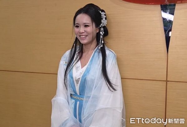 ▲▼Angela寶「王妃天崩開局穿越整頓霸凌者佀廣洋」登記參選。（圖／記者沈繼昌翻攝）
