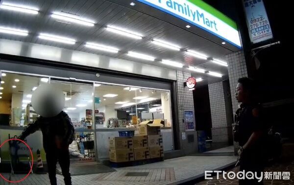 桃園阿北領包裹不爽店員「先洗咖啡機」 瘋狂幹譙再拿鐵槌恐嚇