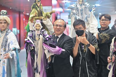 「素還真」驚喜現身桃機!國門變身「武俠舞臺」旅客近距離感受布袋戲魅力