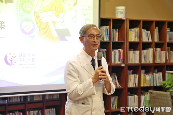 ▲▼花蓮慈院開發出以專業醫療資訊及病人真實問題為基礎的「護理阿難」AI智慧照護平台，並於9月3日正式發表成果。(圖／慈濟醫學中心提供，下同）
