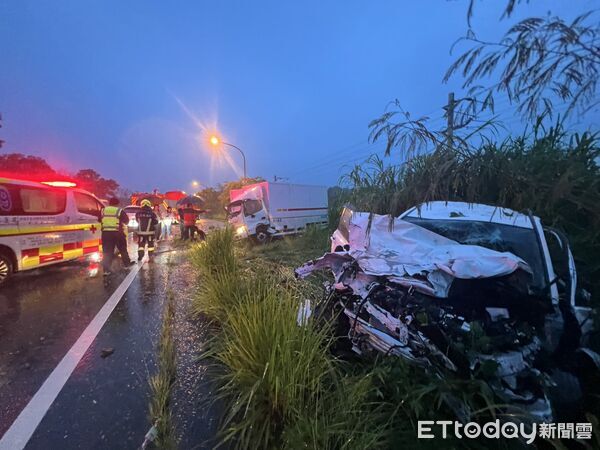 花蓮嚴重車禍「母子雙亡」！整輛擠扁成廢鐵 現場畫面曝
